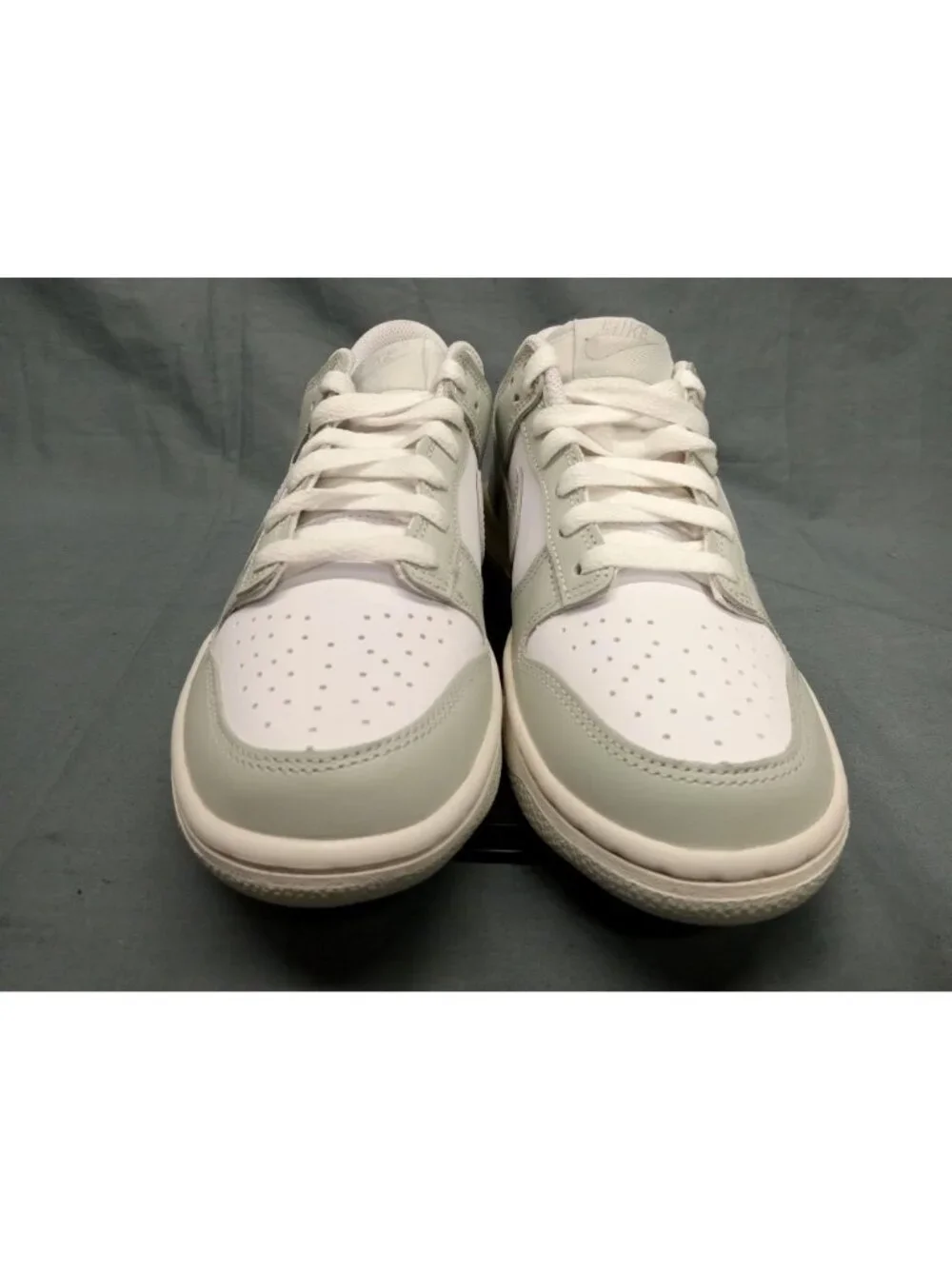 Nike Dunk Low (GS) Sneakers White Silver Photon Dust Boys Size 7 NEW IN BOX!